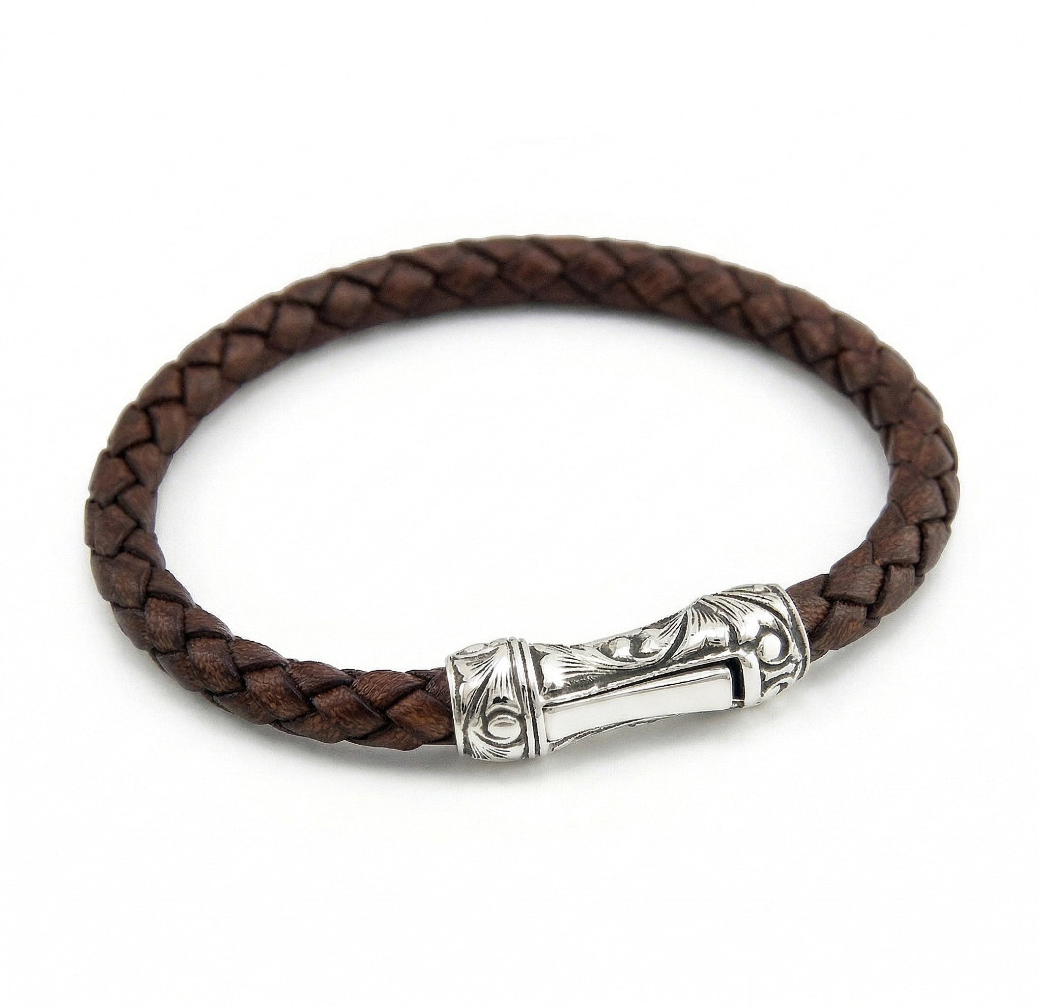 Single Lock Curved Bracelet in Sterling Silver