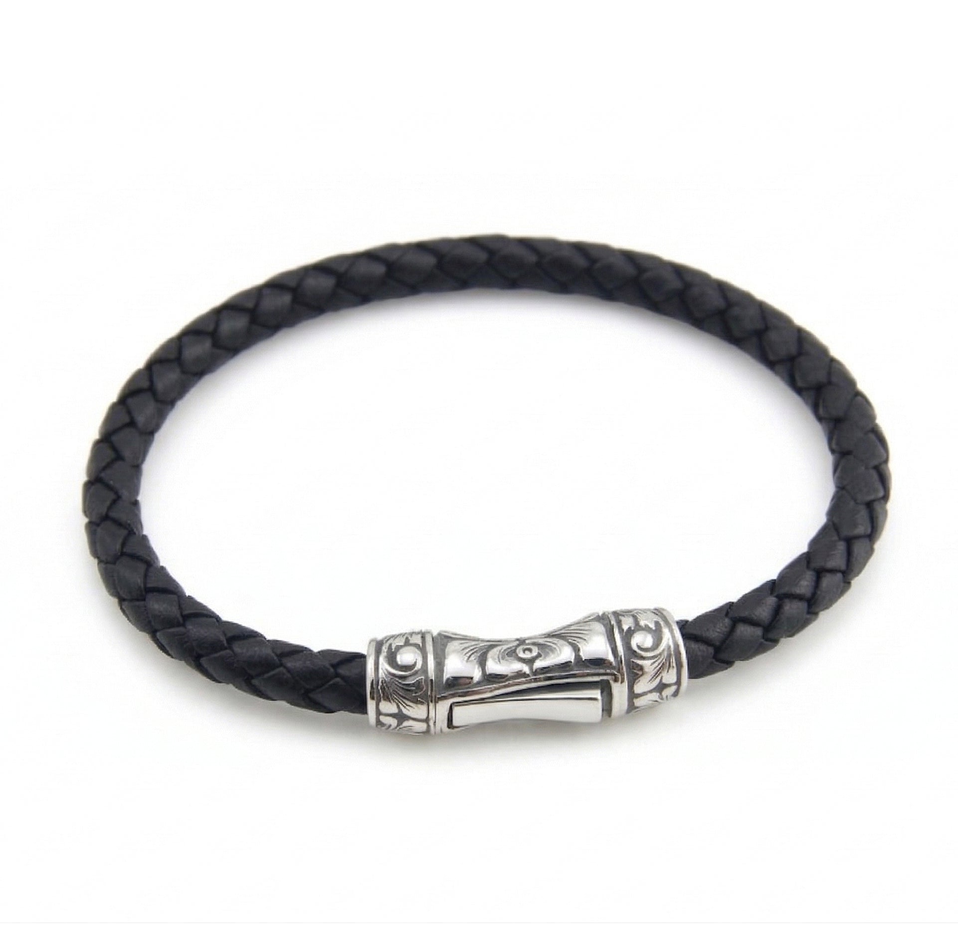 Single Lock Curved Bracelet in Sterling Silver
