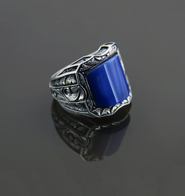 ENGRAVED KING GEM STONE – BLUE AGATE B