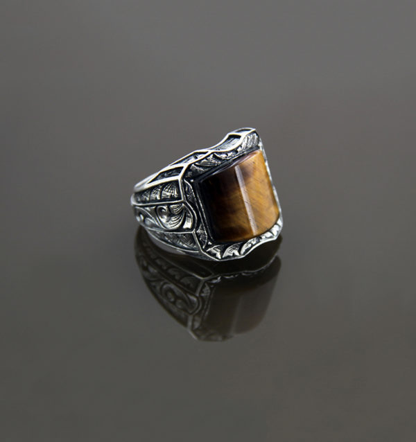 ENGRAVED KING GEM STONE – TIGER EYE B